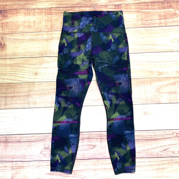 LULULEMON Train Times Aura Dark Chrome Multi Size 6 EUC‎ - Picture 1 of 8